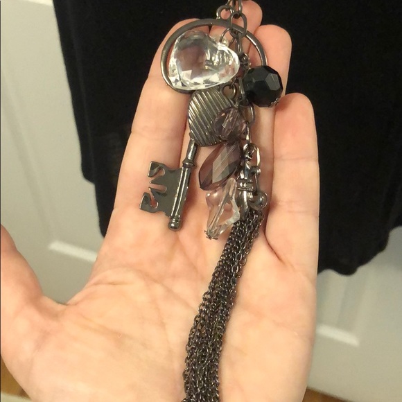 NWOT Express Key Charm Necklace - Picture 4 of 8